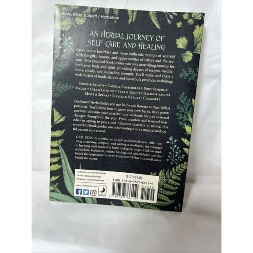 Enchanted Herbal : Connect‎ to Nature and Celebrate the Seasons by Gail Bussi...